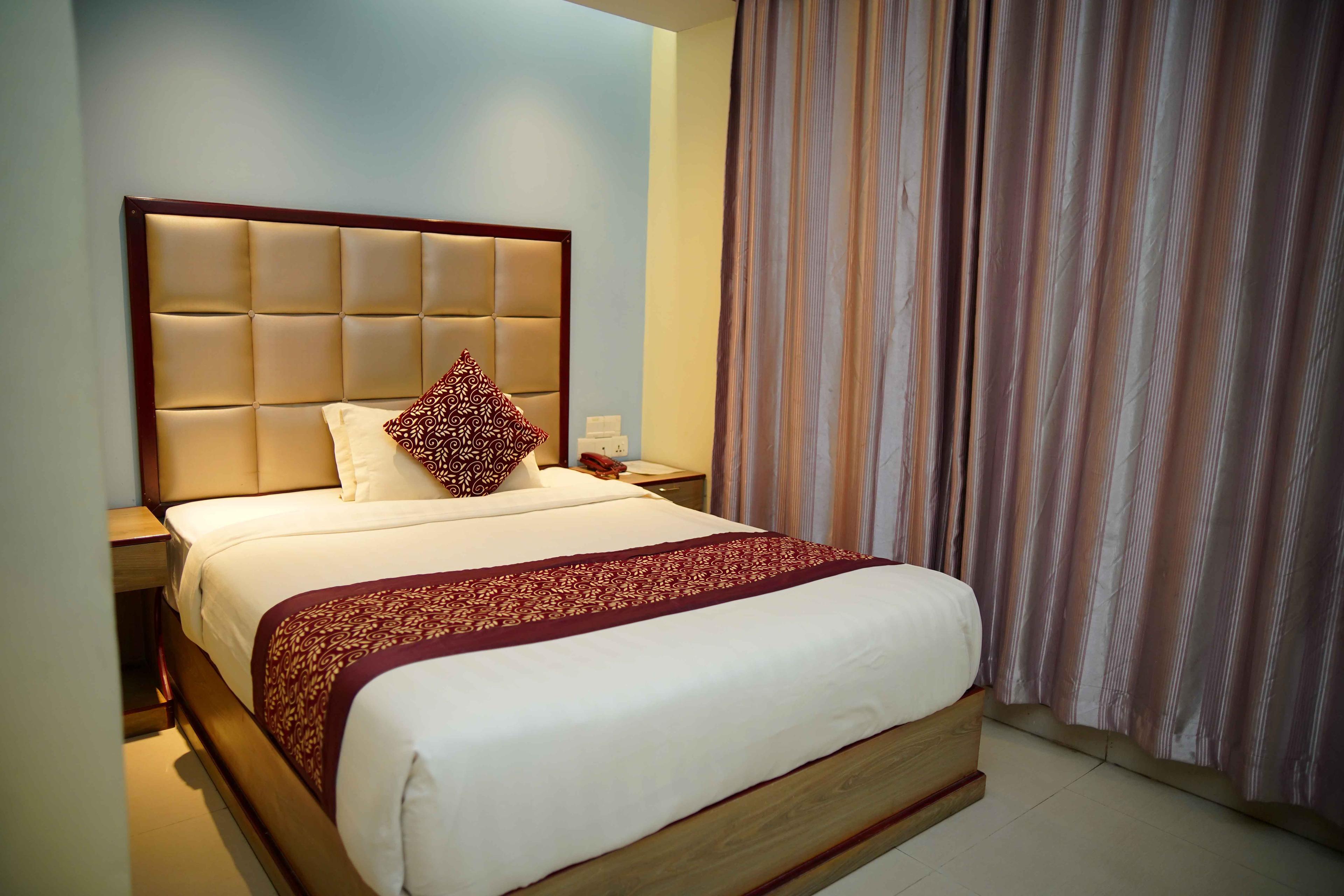 Standard Couple AC Room at Sylhet | Mirabazar5375