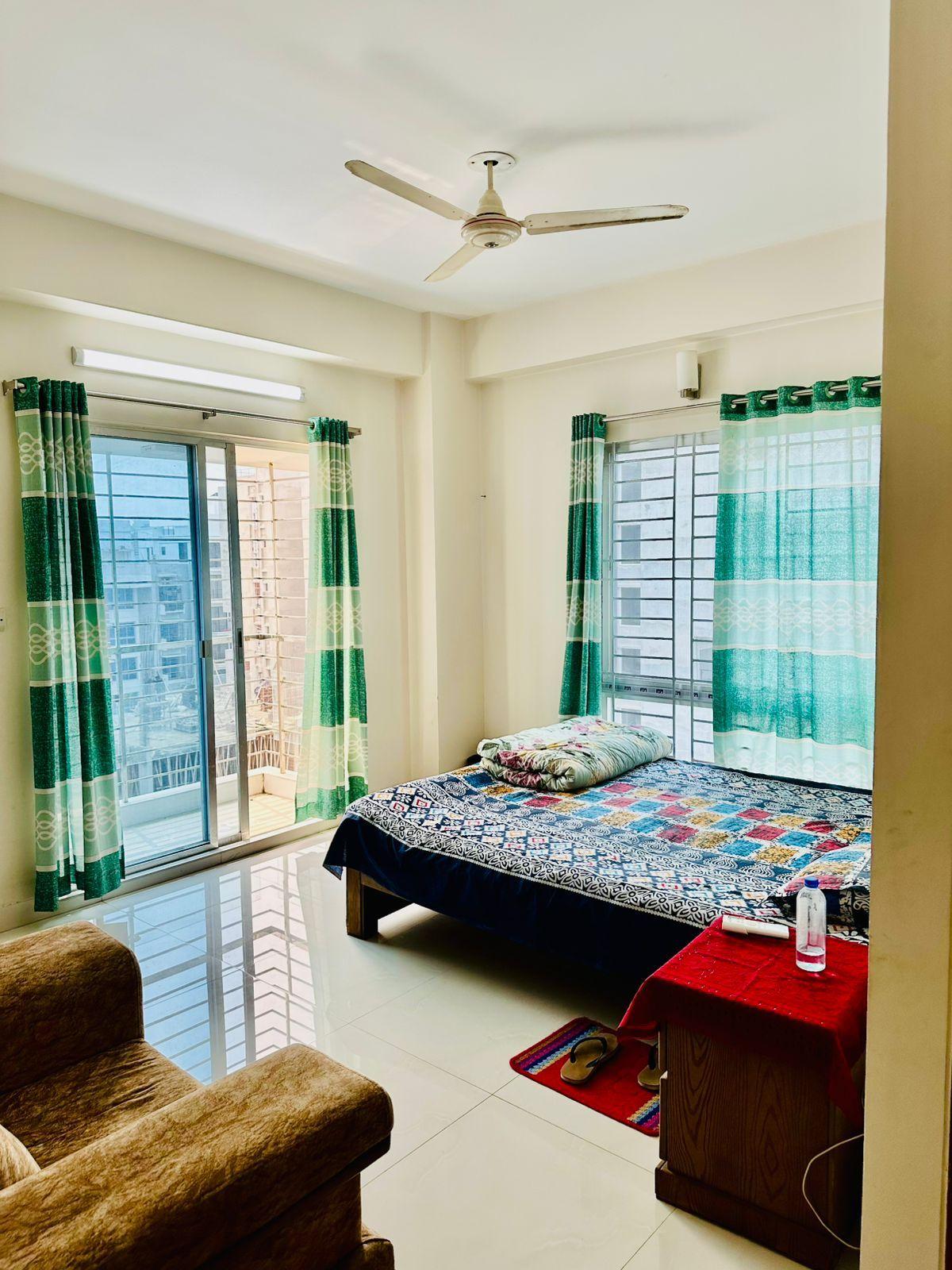 🟡| Resonable Bedroom with Good Facilities at Bashundhara5004