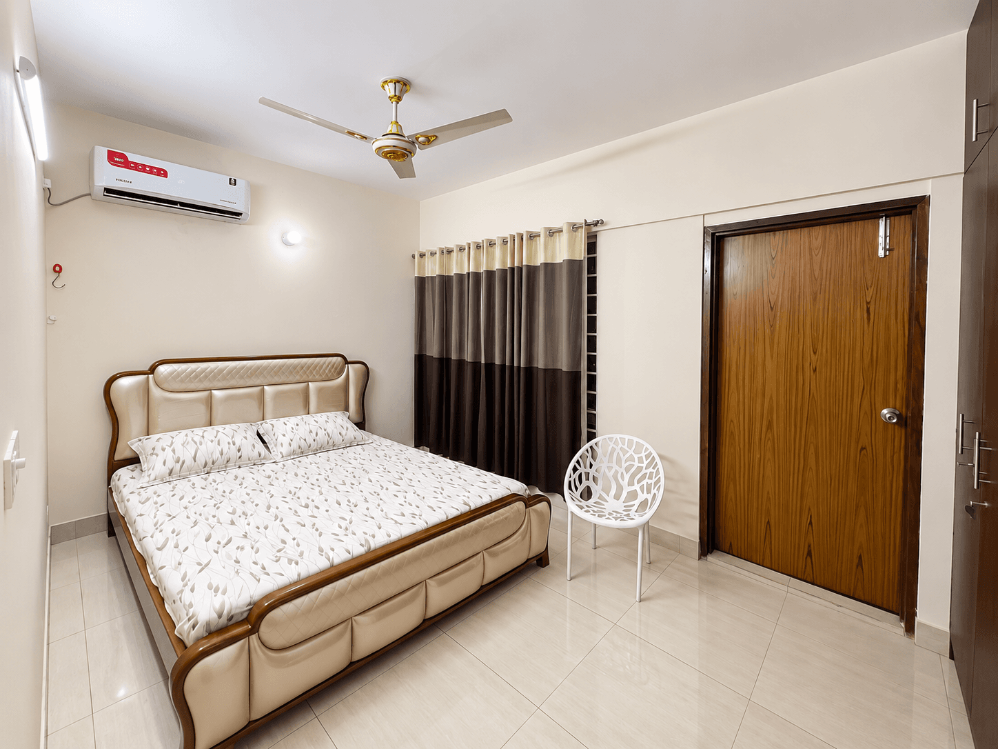 R2 | Comfortable AC Private Room with Attached Washroom & Balcony in Bashundhara R/A | Block D7690