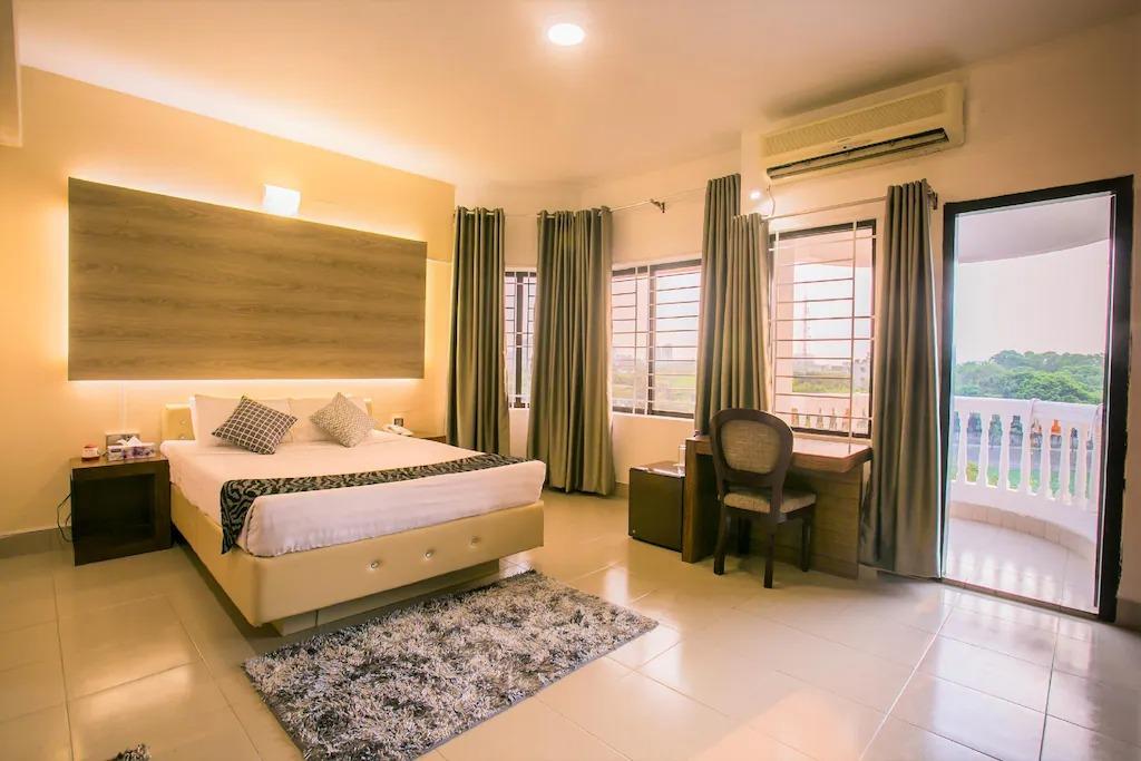 Deluxe Double AC Room with Lake View at Gulshan-26279
