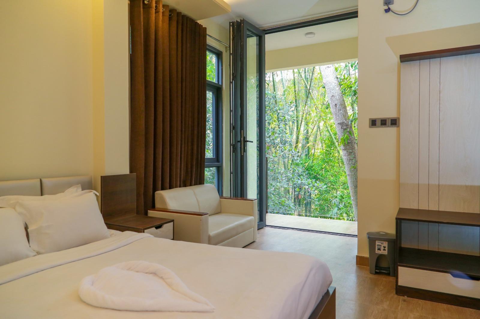 Superior Couple Deluxe AC Room at Sreemangal | Radhanagar931